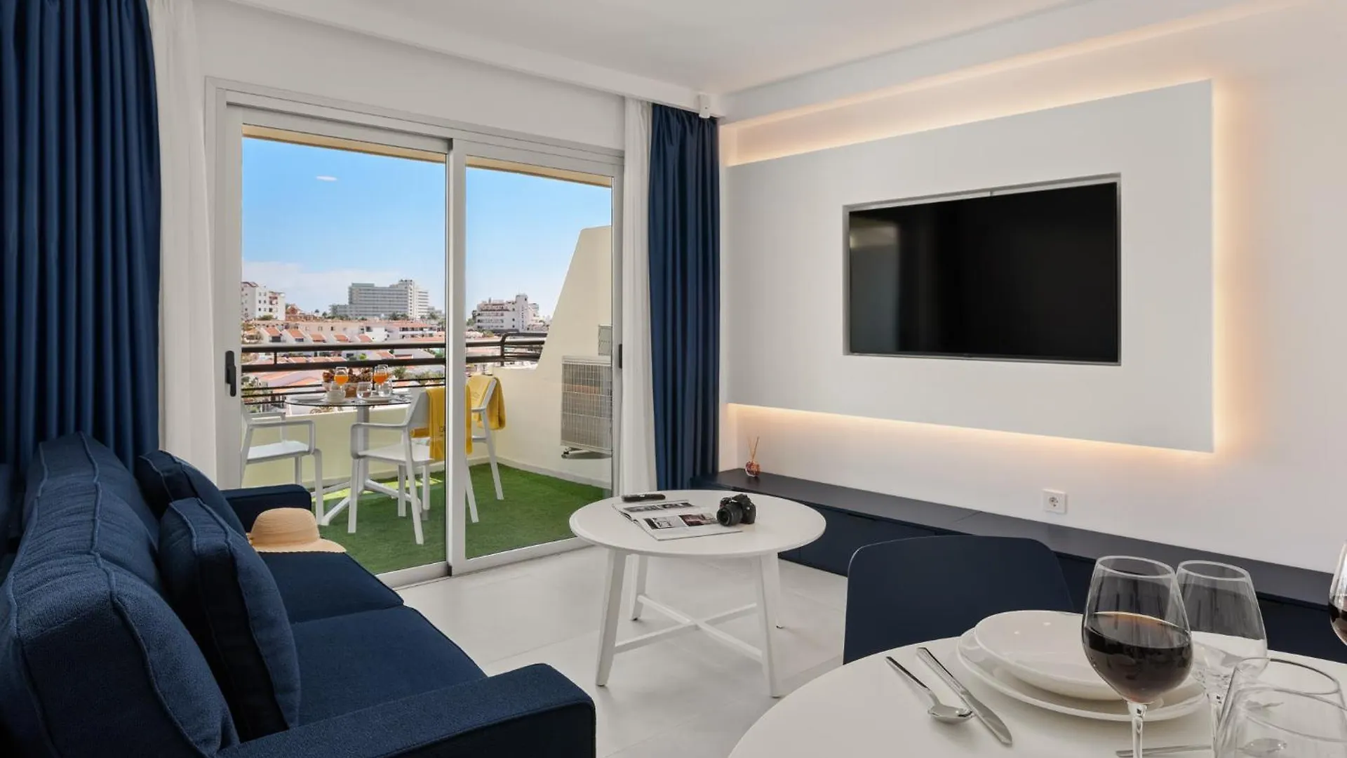 아파트 Vv Obsidian New Apartamento 아데제